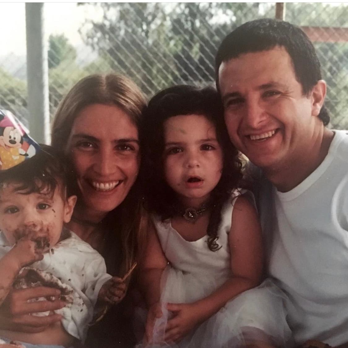Lamentablemente, el actor perdió la vida el 6 de noviembre de 2003 en Los Ángeles, California, mientras se encontraba cenando con su esposa, la actriz y cantante Carina Ricco, y unos amigos, en un restaurante, a causa de un ataque al corazón. Los hijos de la pareja, Fiona y Lucca, siguen sus pasos en la actuación y la música, respectivamente.