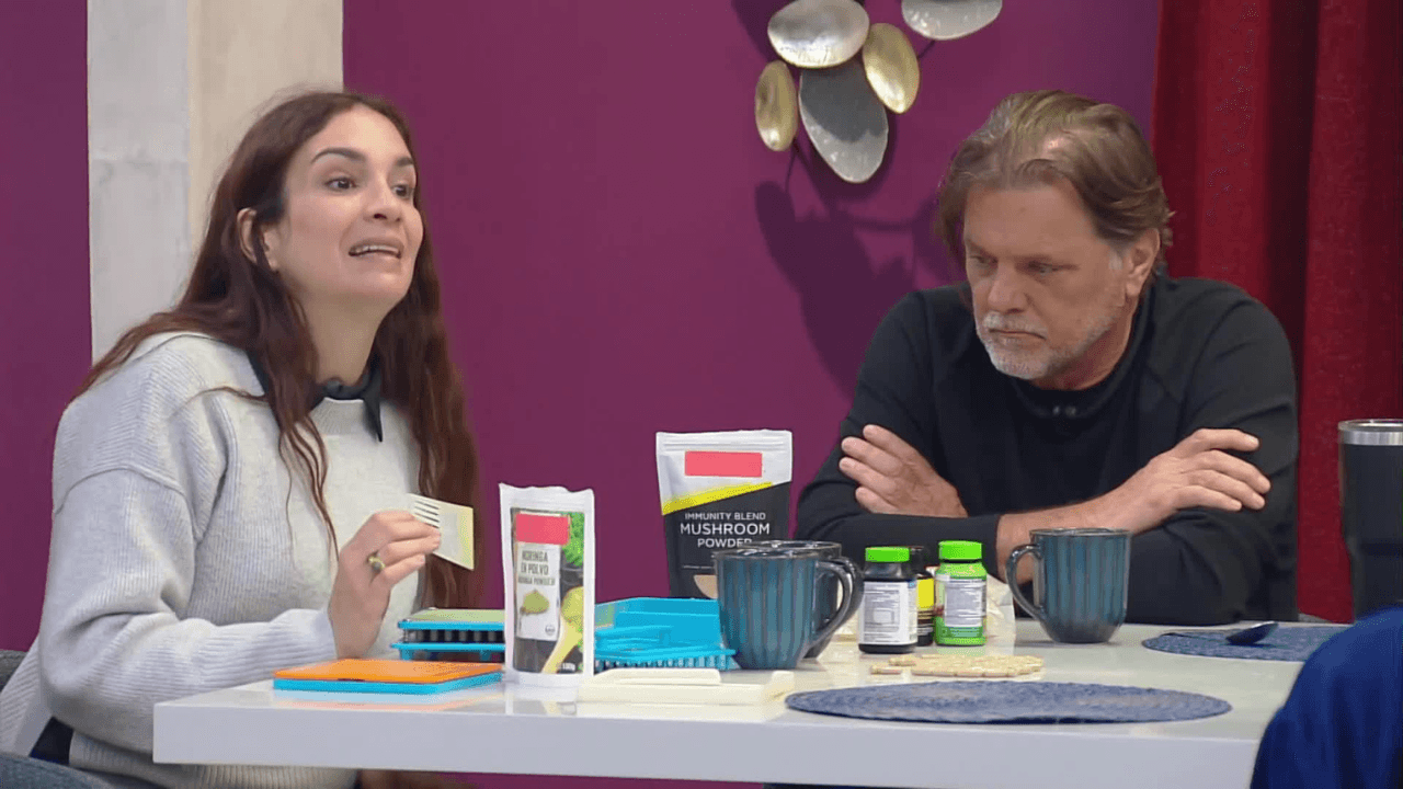 René Strickler sufre accidente frente a su esposa: Rubí lo regaña y termina ayudándolo 