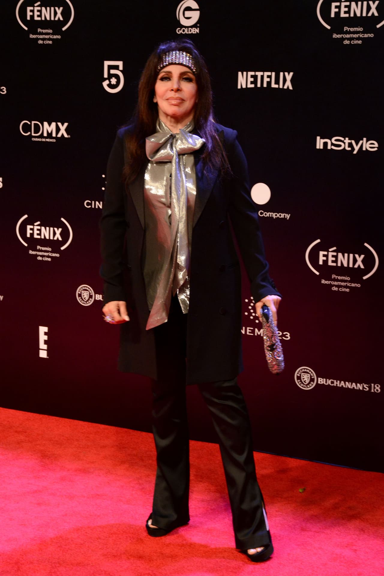 Verónica Castro fue otra de las estrellas más solicitadas por el público.