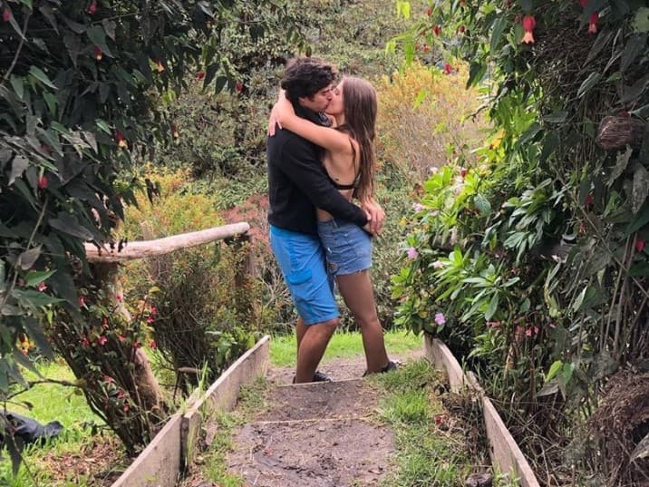 Finalmente, el 19 de junio de 2019 los actores anunciaron su noviazgo con una fotografía en la que aparecen besándose. Al pie de la diapositiva ambos se dedicaron un “Te amo”.