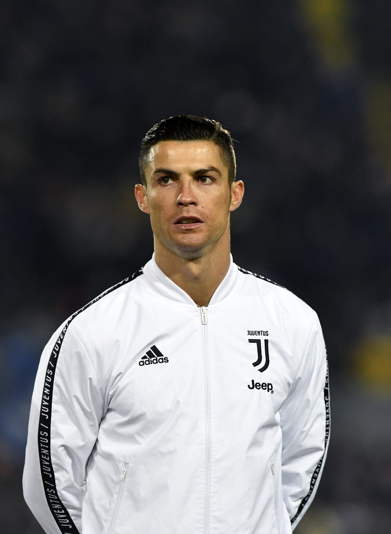 Cristiano Ronaldo está en el puesto 6° con 109 millones de dólares, obtenidos en gran parte por su reciente contrato con la Juventus en el 2018.