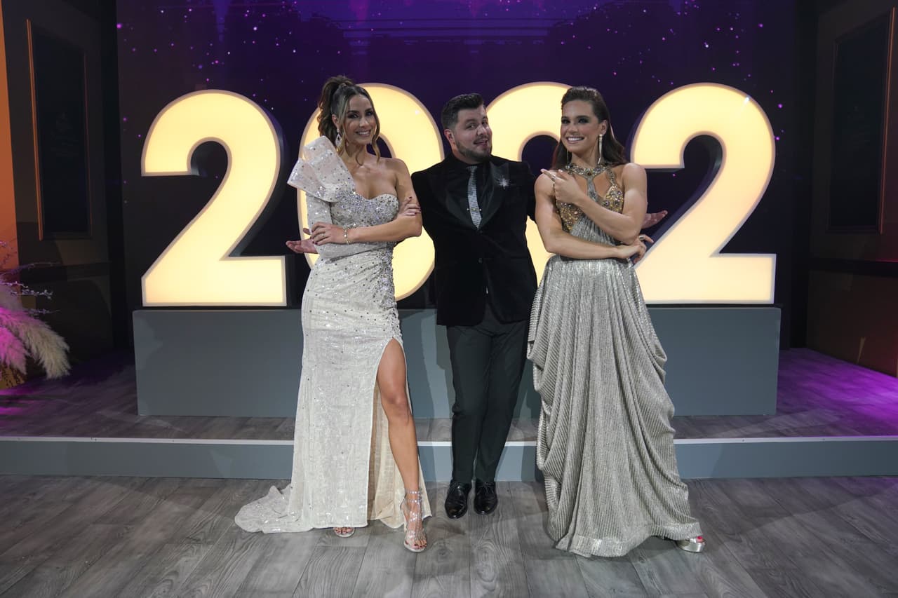 Una vez más Televisa acompañó a las familias mexicanas a recibir el Año Nuevo con un espectacular festejo lleno de grandes celebridades las cuales formaron parte de Mi Propósito 2022, un programa especial lleno de música y diversión. A continuación te presentamos a las estrellas que estuvieron presentes para recibir el 2022.