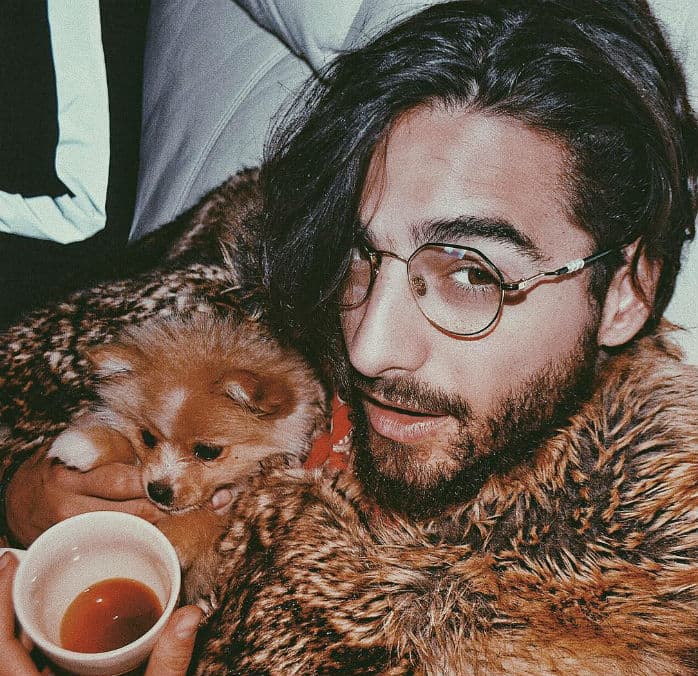 ¡Maluma se convierte en acosador por venganza!