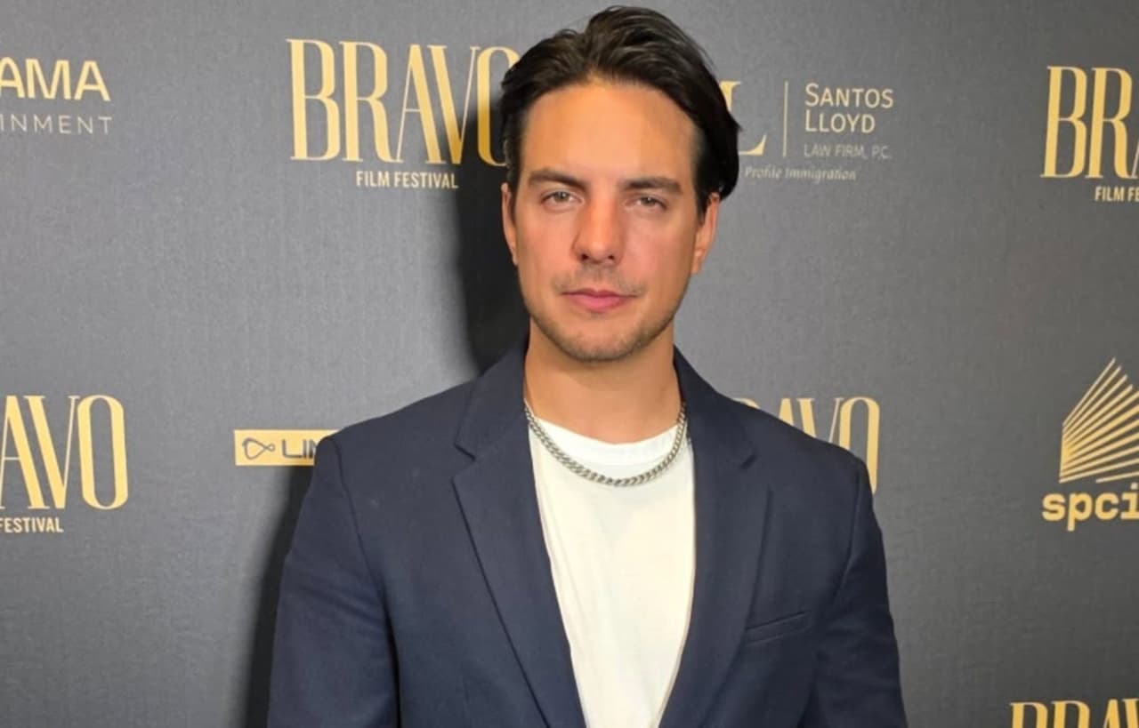 Vadhir Derbez respalda a su hermana Aislinn tras la muerte de su madre Gabriela Michel y envía mensaje a quienes lo criticaron