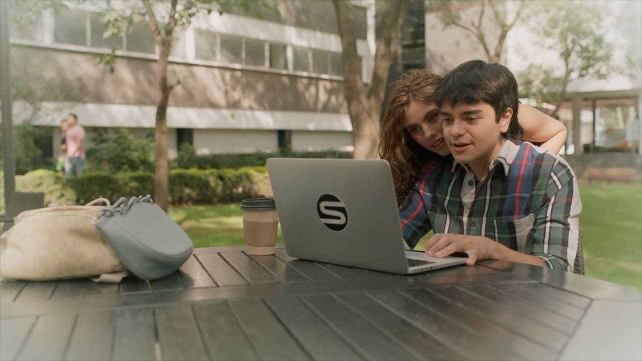 Julia miente para conseguir un ultrasonido