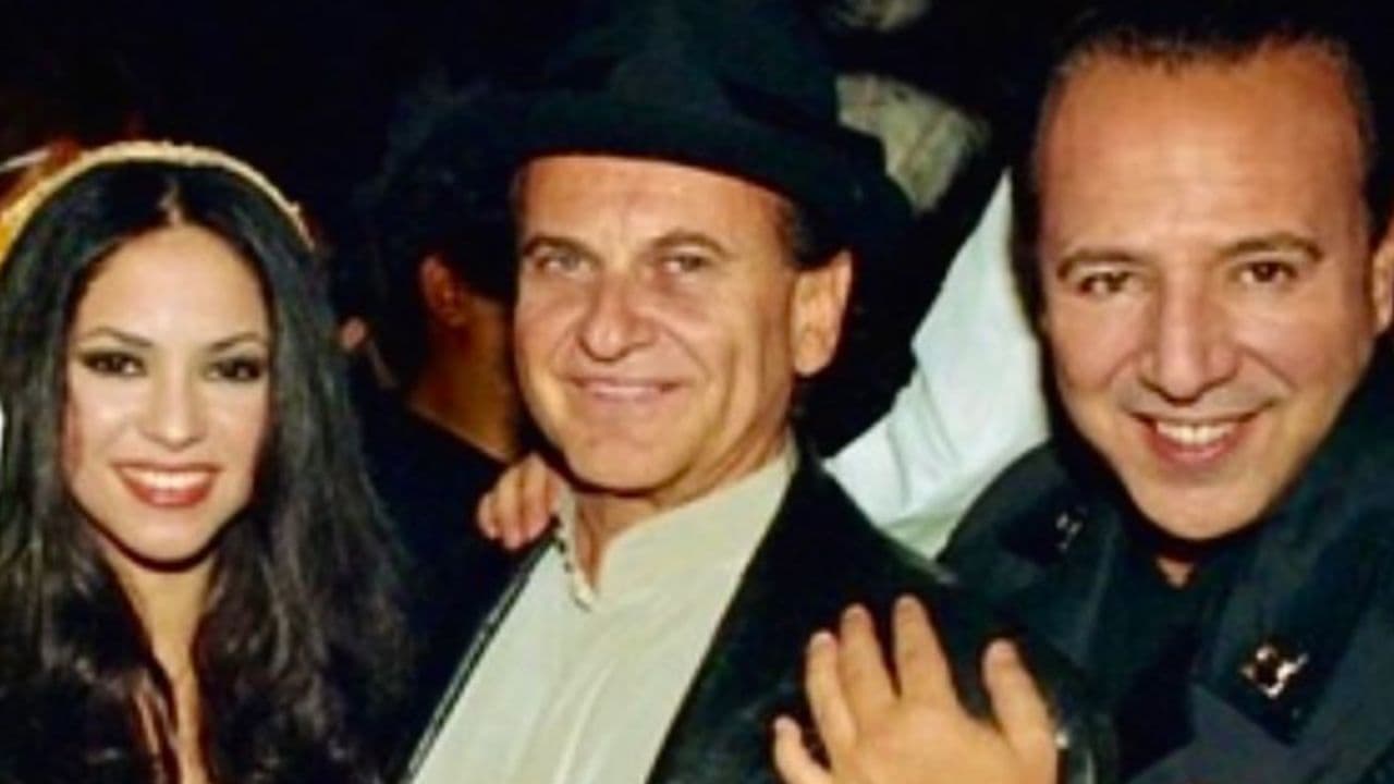 Shakira con Tommy Mottola hace 15 años