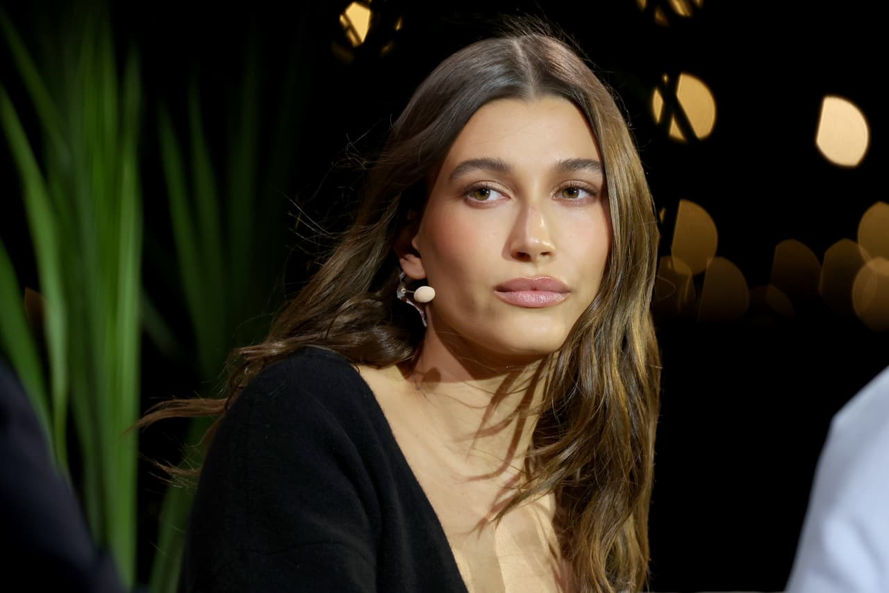 Hailey Bieber: ¿qué significa su playera de 'Nepo Baby' de la que todos hablan?