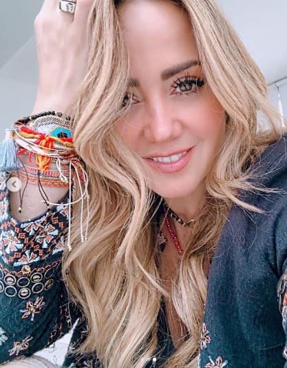 Andrea Legarreta sorprende con cambio de look