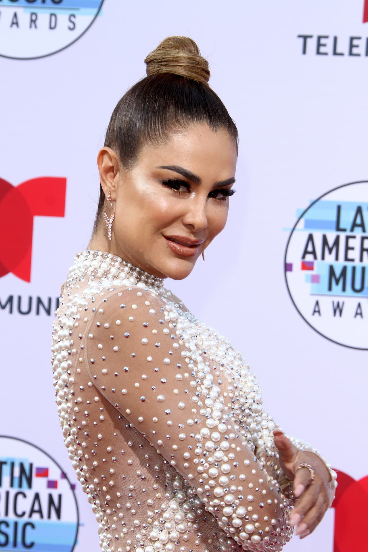 Cirujano de Ninel Conde destapa los procedimientos estéticos a los que se somete la cantante