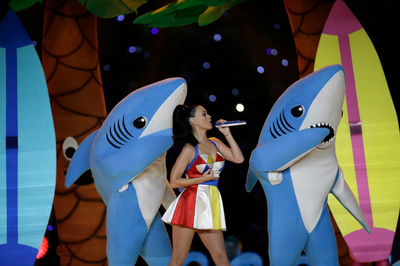 Katy Perry performs during halftime of NFL Super Bowl XLIX football game Sunday, Feb. 1, 2015, in Glendale, Ariz. (AP Photo/David J. Phillip)