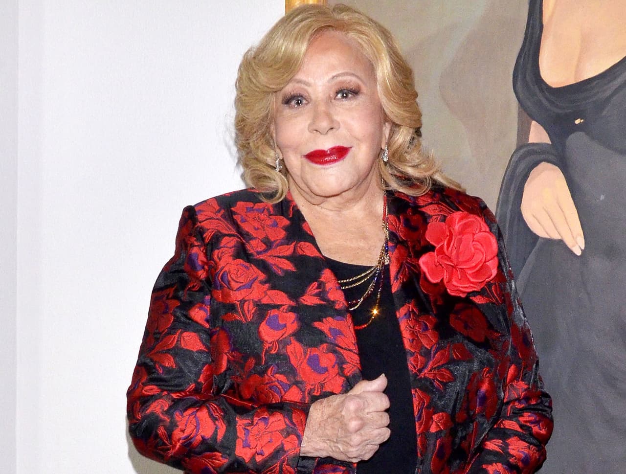Silvia Pinal confiesa que le gustaría que Luis Miguel cante en su funeral