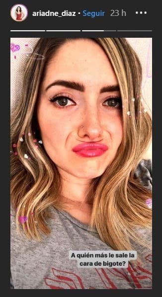 De igual manera Grettell Valdez hizo lo suyo: “Ame tu color, quiero. Te vez espectacular, te veo en la semana urge ❤️”. Por su parte, la actriz Gimena Gómez escribió: “Love it”; Sofía Escobosa la calificó como “Guapa”; Karla Farfán le dijo “Hermosa” y Florencia De Saracho remató con: “Te ves divina Pedorra!!! @ariadne_diaz”.