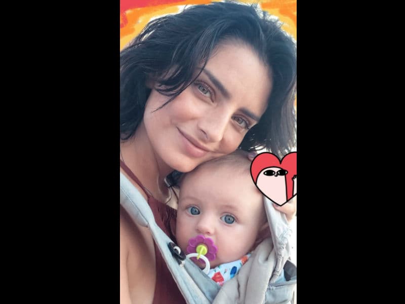 Aislinn Derbez presume a su hija Kailani en Instagram