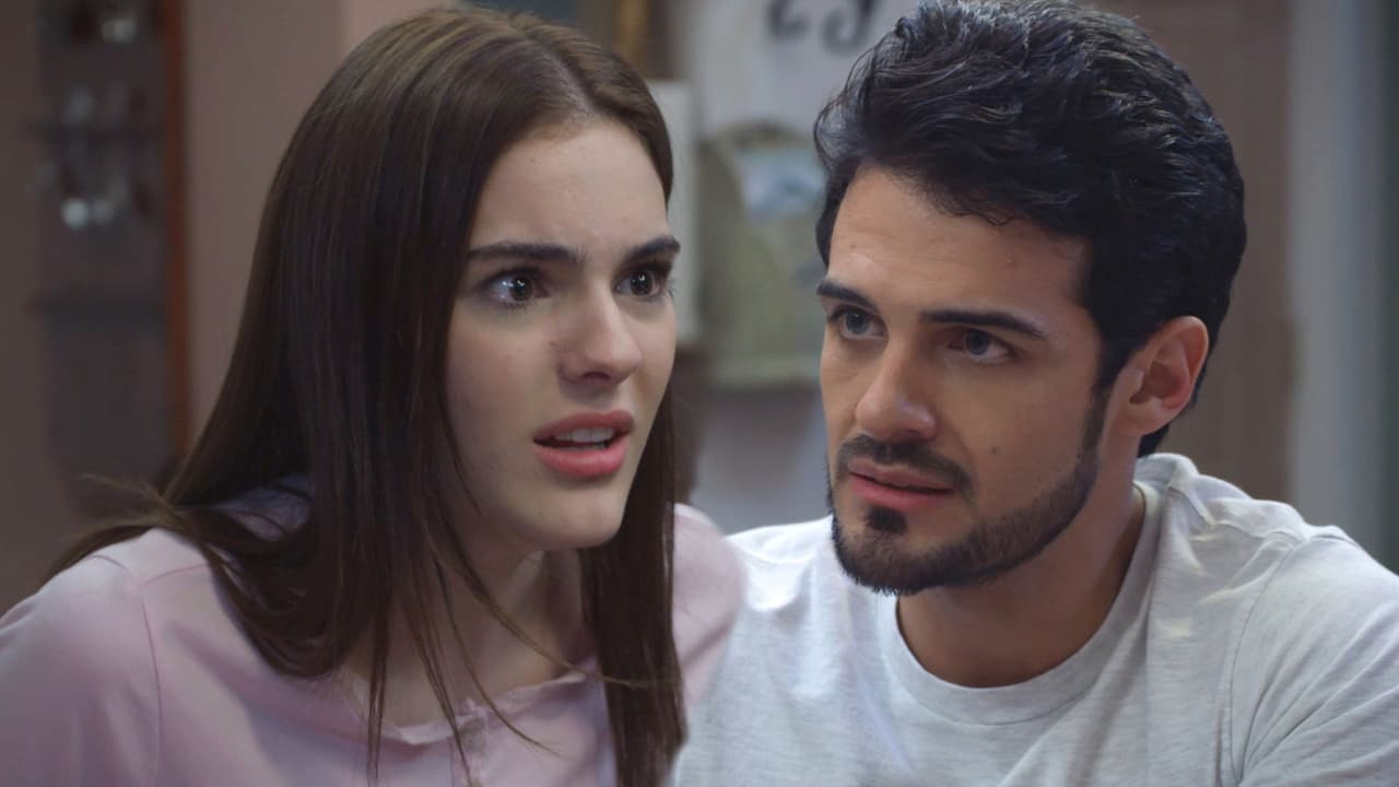 Gabriela se entera que Lorena será capturada