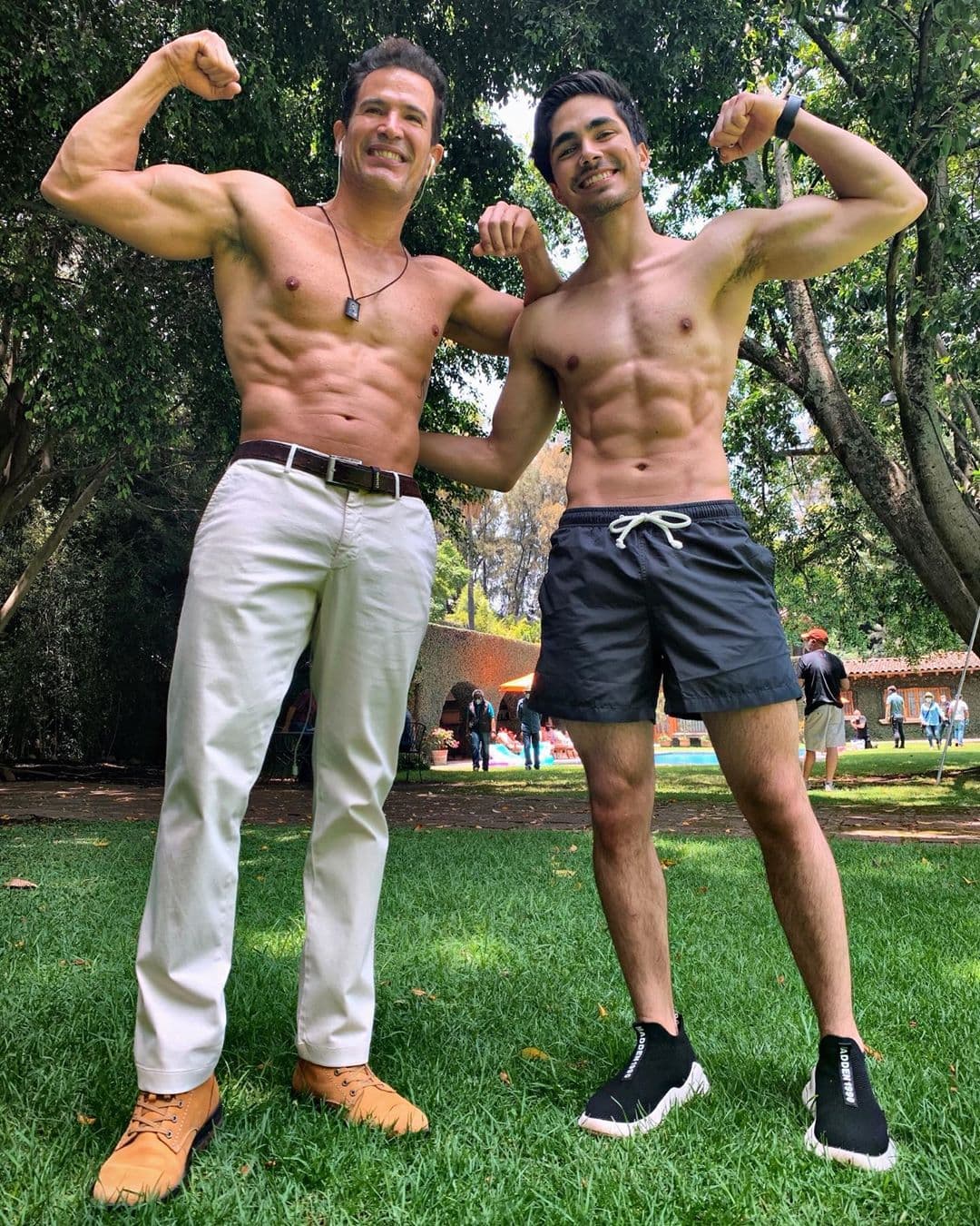 Una de las actividades favoritas del joven es hacer ejercicio y así lo demuestra en su cuenta de Instagram en la que cuenta con 233 mil seguidores.