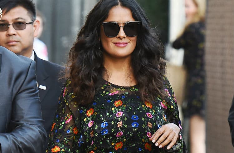 Salma Hayek agradece los regalos de cumpleaños de sus fans