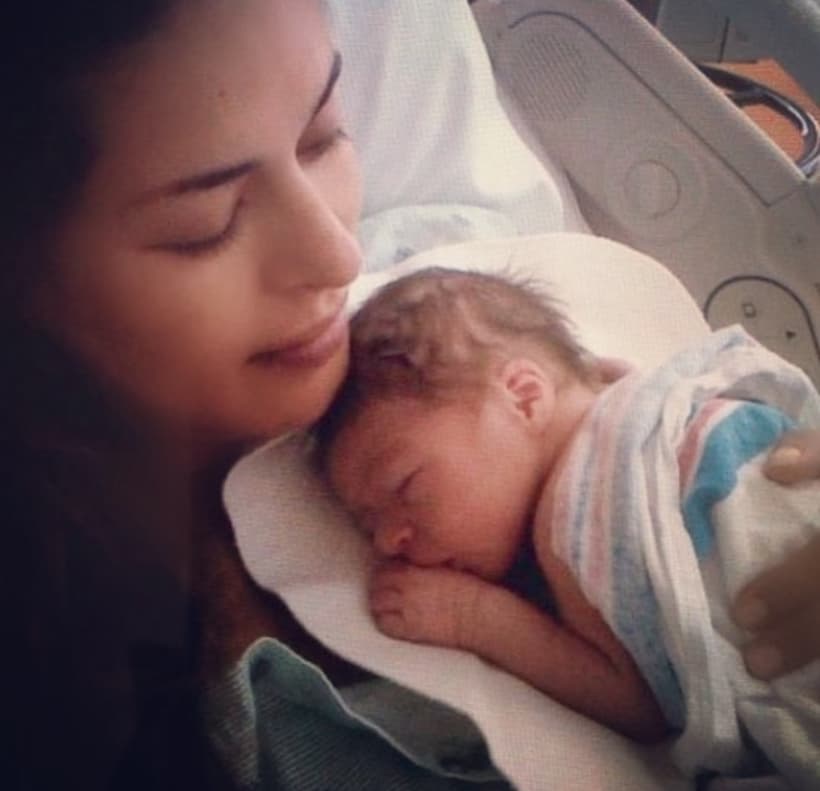 Mateo nació el 23 de marzo de 2012, cambiando por completo la vida de la también actriz. “Hoy hace 7 años me volví una leona por ti. Desde hace 7 años mi única meta es verte sonreír y hacerte un hombre de bien. Mi amor del bueno. #MiPedacitoDeCielo”, escribió Galilea para celebrar el cumpleaños de su hijo este año.