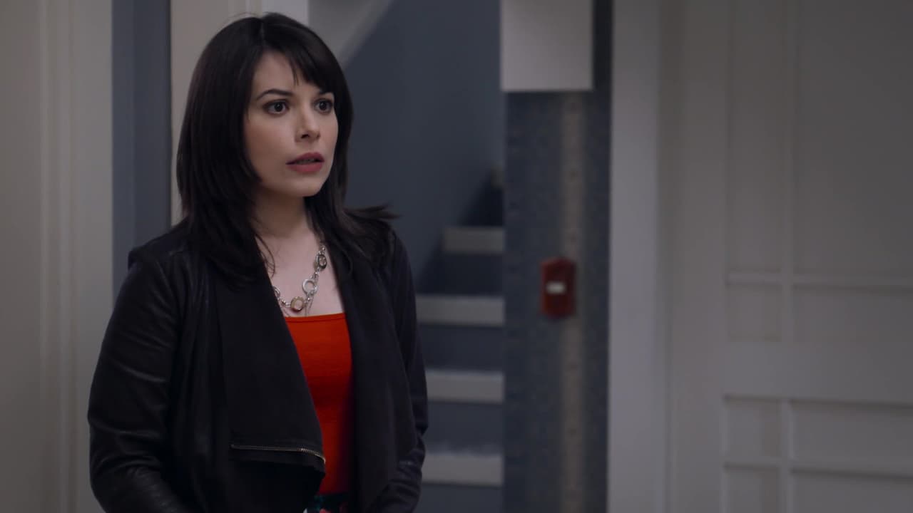 Gina estalla por la forma en la que Elena y Pedro se relacionan, así que protagoniza una escena de celos con ella y su esposo, situación que llevó a Pedro a terminar con ella.