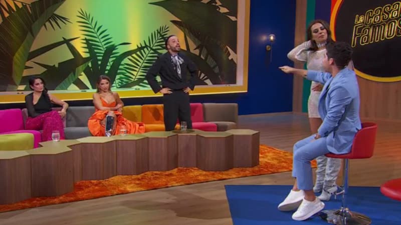 Apio Quijano se hace de palabras con Mauricio Garza en pleno programa en vivo