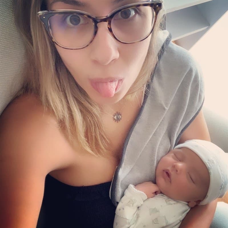 A casi dos meses de dar a luz, la conductora de 'Al aire con Paola' sorprendió al aparecer con un vientre plano, el cual, dijo, recuperó a base de disciplina y buena alimentación.