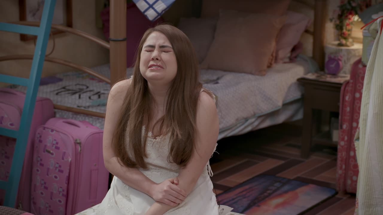 Ella sufre porque su boda es un desastre.