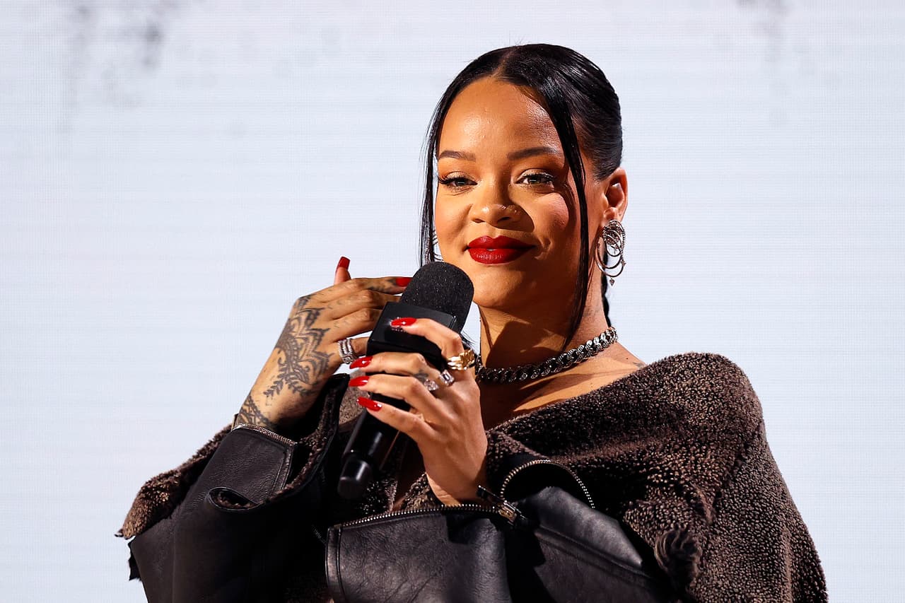 Rihanna estrena figura de cera a escasos días de su primer show postparto