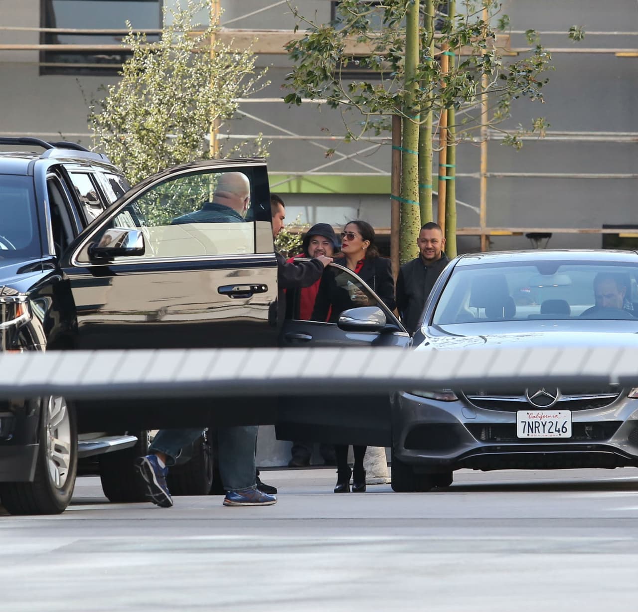Los paparazzi captaron a Salma en los alrededores de Hollywood.