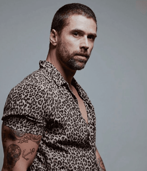 Matías Novoa debuta como protagonista de una telenovela de Televisa Univision tras realizar una participación especial en "Vencer el P@sado".