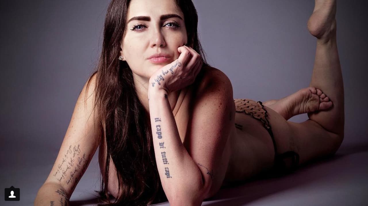 Celia Lora luce su figura en bikini