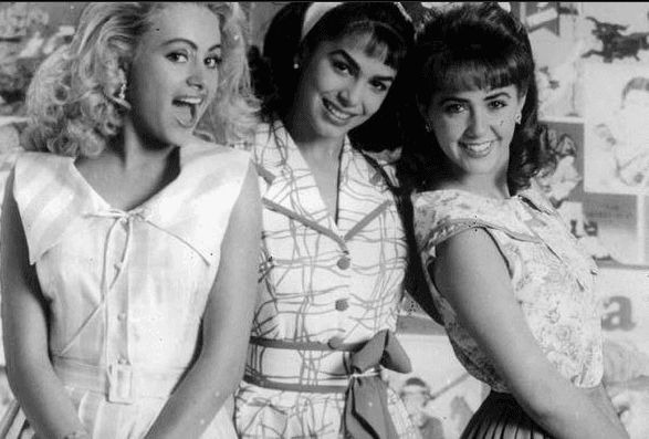 En 1992, formó parte del elenco de la telenovela 'Baila conmigo' junto a Bibi Gaytán, Paulina Rubio y Eduardo Capetillo, entre otros.