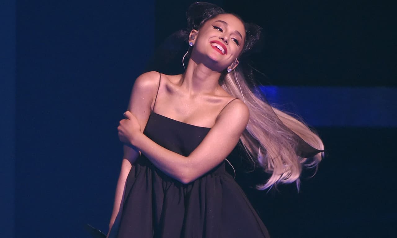 Tras muerte de su ex, ¿Ariana Grande cambia de nombre y lanza disco?