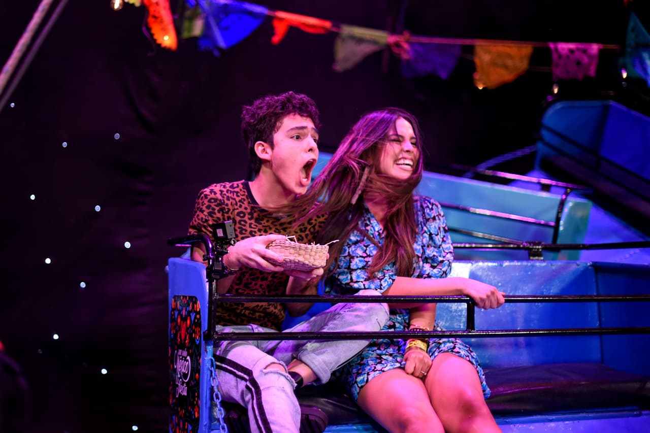 Joaquín Bondoni disfrutó de las atracciones que había en la noche mexicana.
