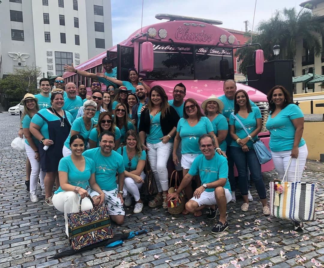 La pareja viajó a San Juan, Puerto Rico, para festejar esa fecha especial en compañía de sus familiares y amigos.