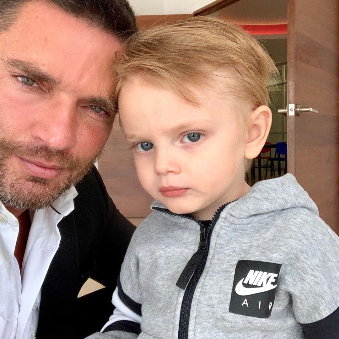 Julián Gil publica foto de la infancia y aseguran que es idéntico a su hijo Matías
