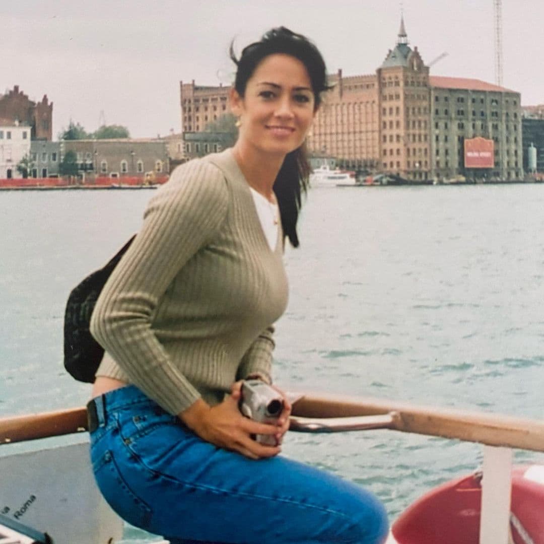 Anette Michel nació el 30 de junio de 1971 en Guadalajara, Jalisco, donde descubrió su pasión por la actuación y la conducción.