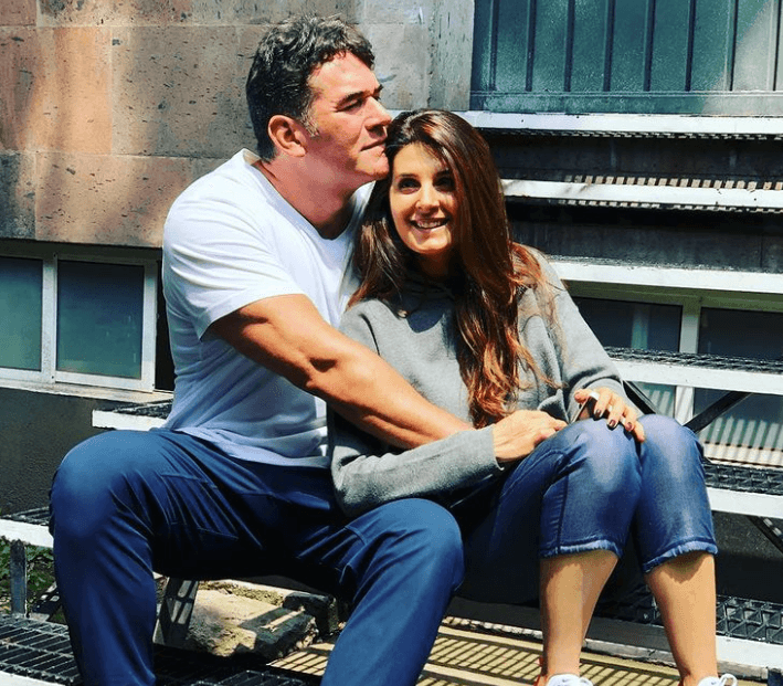 Eduardo Santamarina defiende a Mayrín Villanueva de quienes afirman ‘parece su mamá’
