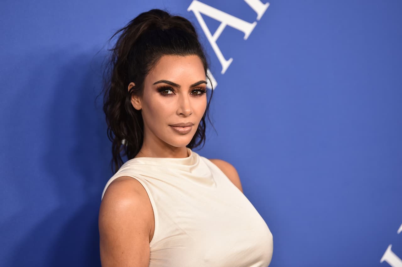 El secreto de las larguísimas pestañas de Kim Kardashian