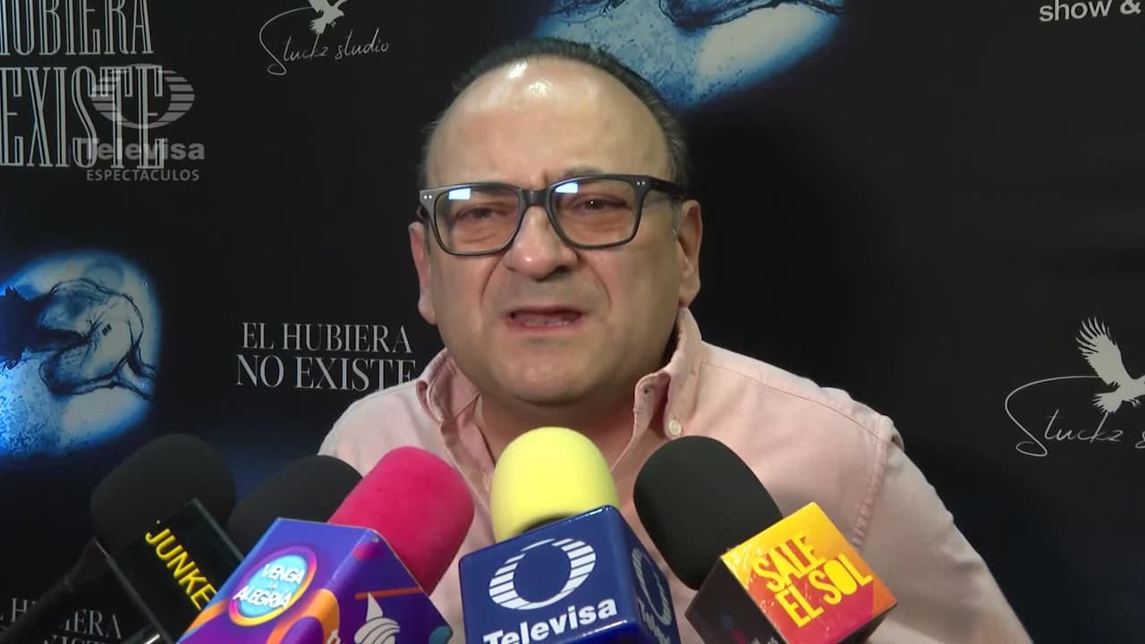 Lalo España revela cómo terminó con su ex y lo que piensa de las apps de citas