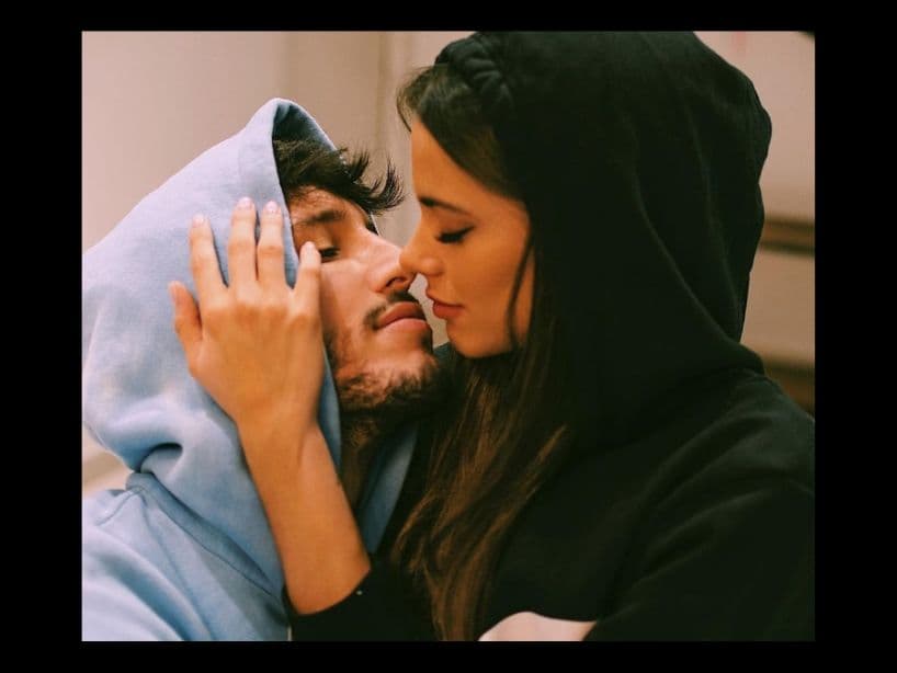 “Decidimos terminar la relación. Vivimos momentos hermosos, pero a veces las cosas no se dan como uno las imagina. Hoy sentimos que esta es la mejor decisión para los dos y siempre quedarán los lindos recuerdos en nuestro corazón”.
