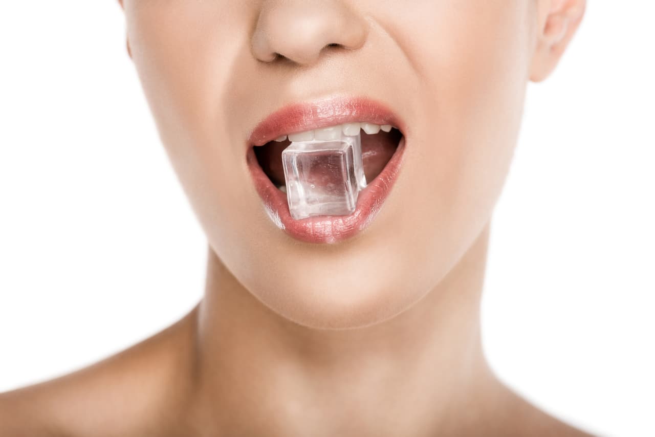 5. Frío. La sensación de frío y calor es un arma mortal para cualquier pareja. Come un poco de hielo antes de ‘jugar’ con la zona íntima de tu pareja.