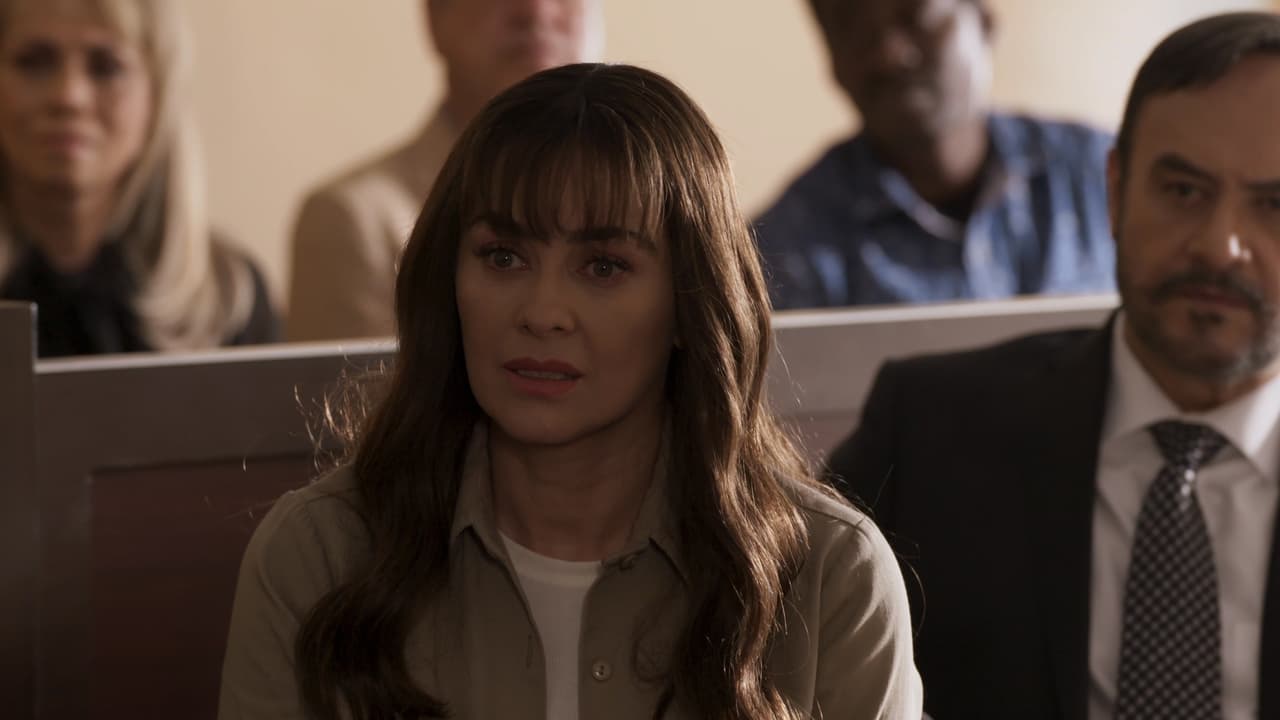 Marcia se impacta al escuchar las mentiras de sus supuestos 'amigos'.