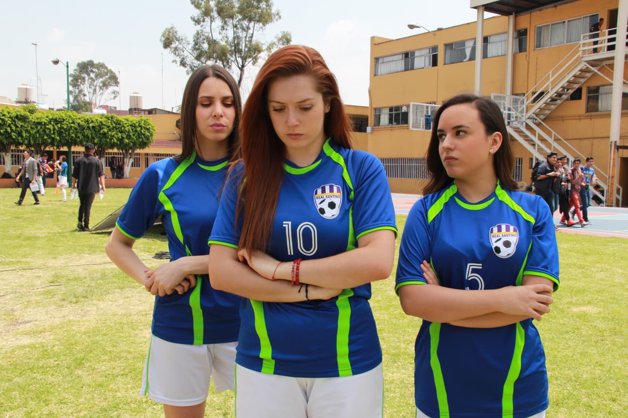 REVIVE EL DICHO: Sufre bullying y deja el fútbol para ayudar a su familia en “Quien mucho abarca, poco aprieta”