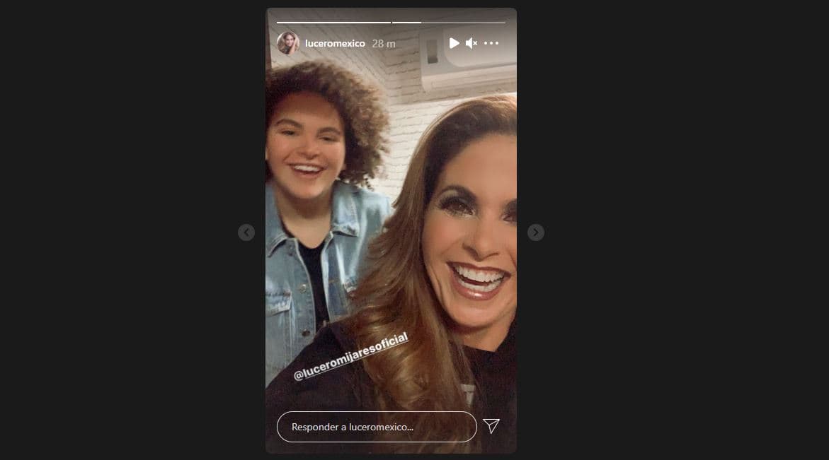 Madre e hija se dejaron ver muy sonrientes en redes sociales.