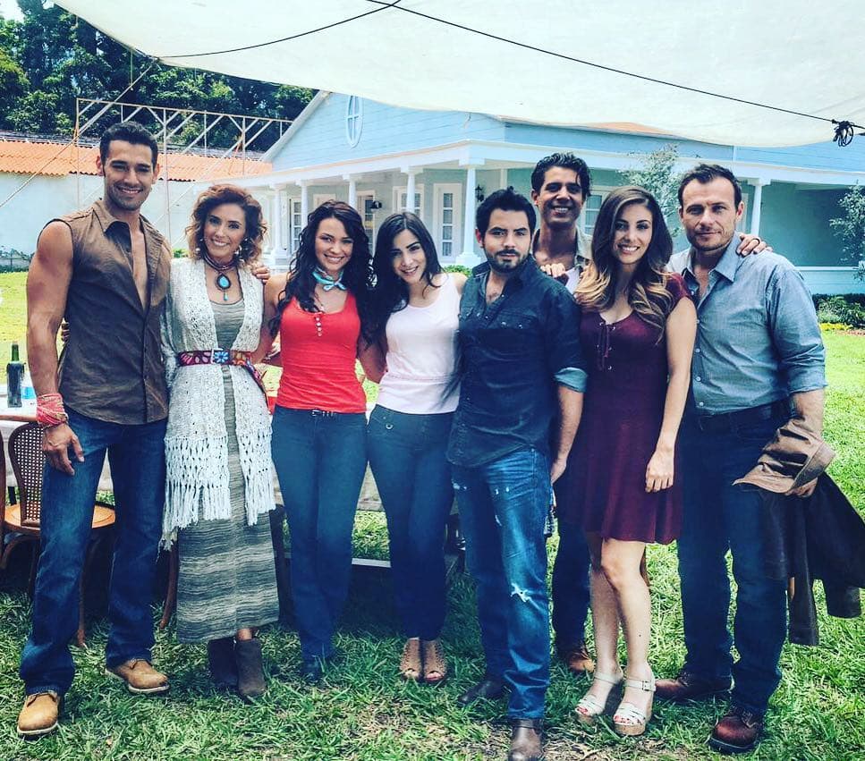 Además, participó en telenovelas como ‘Amores con trampa’ y ‘Vino el amor’, en esta última personificó a 'León Muñoz Estrada' junto a Irina Baeva, Gabriel Soto y Sofía Castro.