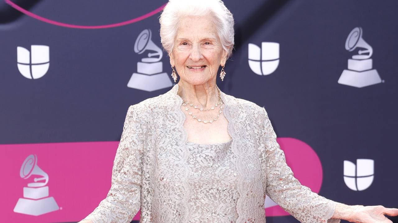 Muere la cantante Ángela Álvarez, hizo historia al ganar su primer Latin Grammy a los 95 años
