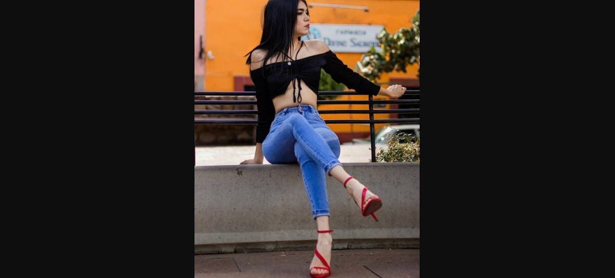 Recientemente causó revuelo por mostrar su rutina de ejercicio y lucir diminuta cintura, hecho que una vez más la volvió tendencia en redes sociales.