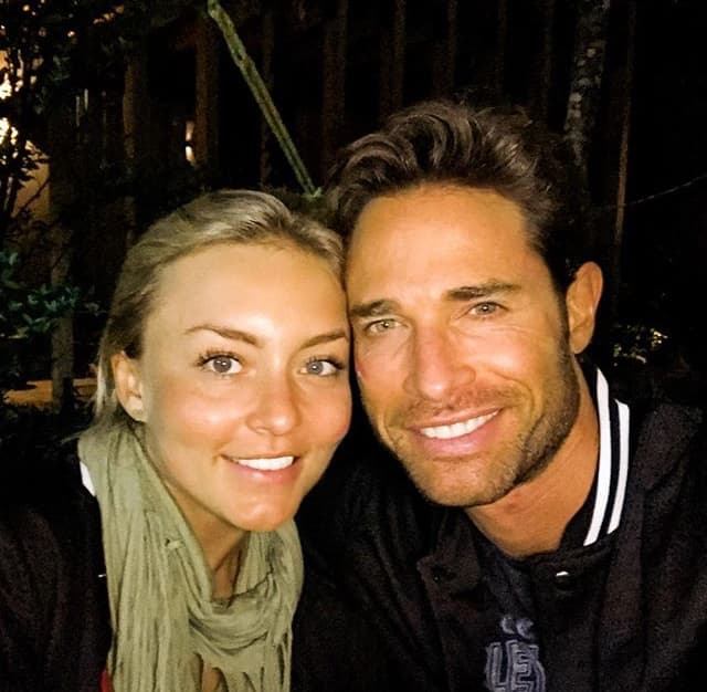 Cuatro años de matrimonio y un hijo en común fue el resultado de la relación entre el actor Sebastián Rulli y la modelo y conductora Cecilia Galliano, la cual terminó en 2011. Actualmente, el argentino es pareja de la actriz francesa Angelique Boyer, con quien tiene una romántica relación desde 2015.