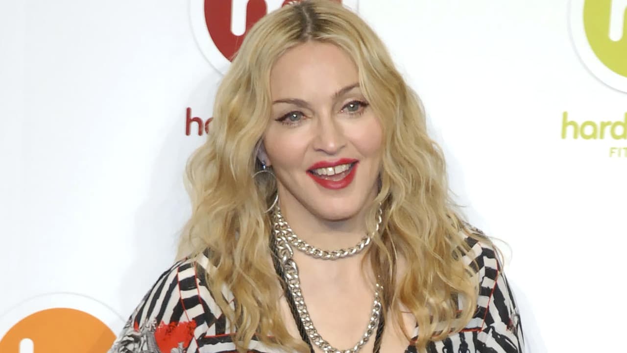 Reportan que Madonna sigue "demasiado enferma" y no puede levantarse de la cama