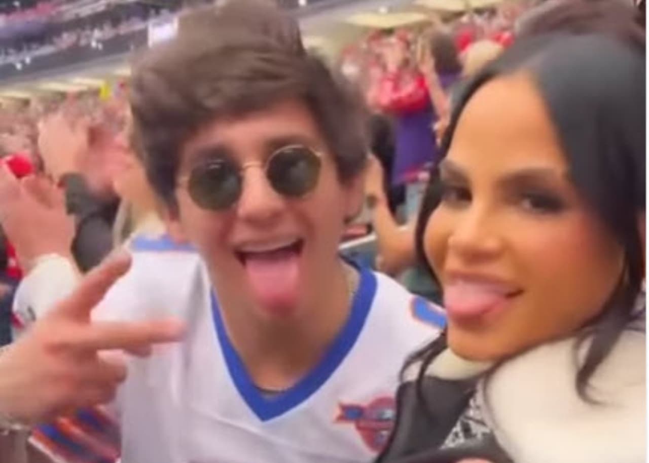 Natti Natasha gozó su presencia en las gradas.