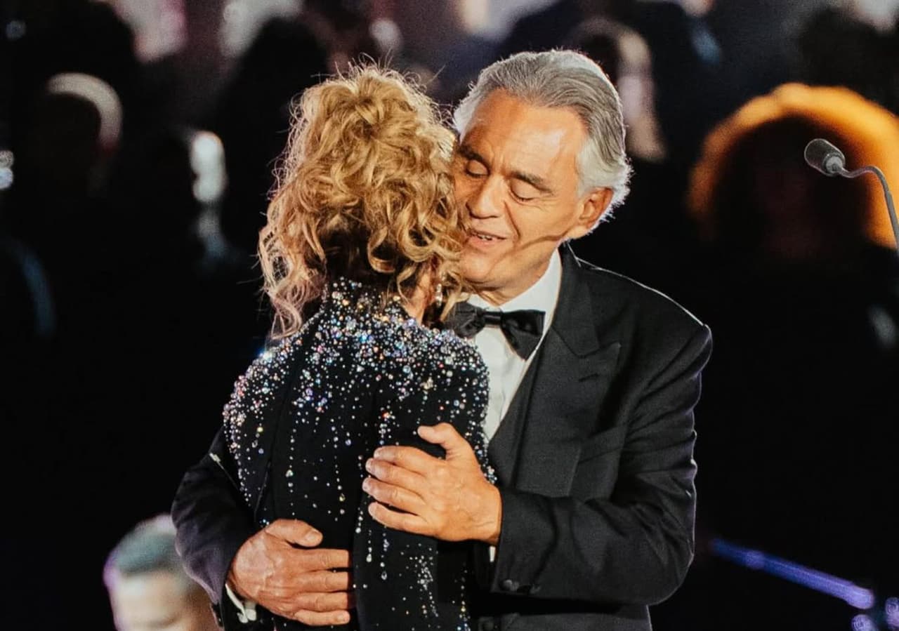 Andrea Bocelli y Karol G.